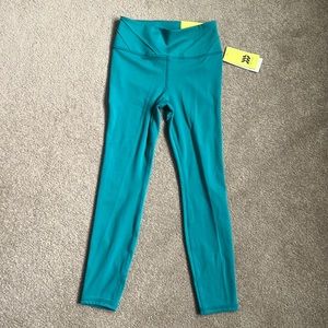 Girls athletic leggings